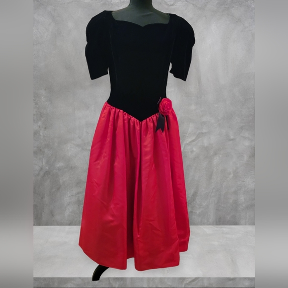 Gunne Sax Dresses & Skirts - Jessica McClintock Vintage (1980's) Gunne Sax Velvet/Taffeta Size 11 …